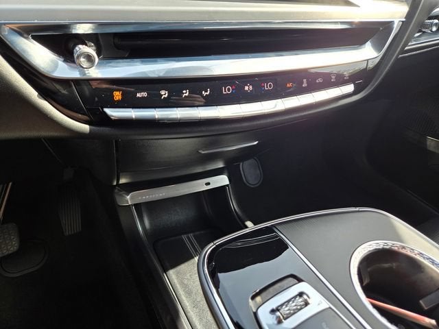 2024 Cadillac LYRIQ Luxury 1