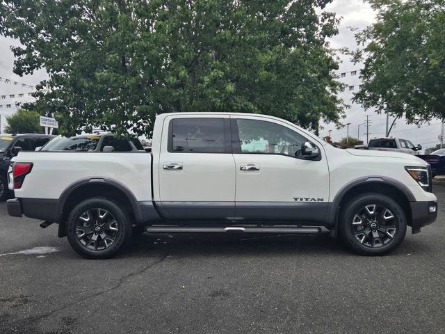 2023 Nissan TITAN Crew Cab Platinum Reserve 4x4