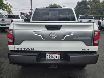 2023 Nissan TITAN Crew Cab Platinum Reserve 4x4