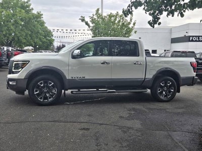 2023 Nissan TITAN Crew Cab Platinum Reserve 4x4