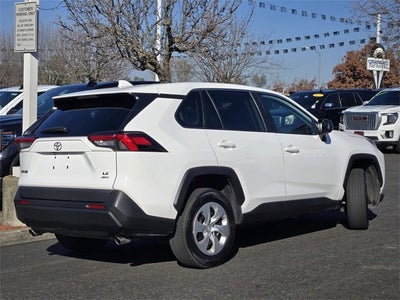 2024 Toyota RAV4 LE