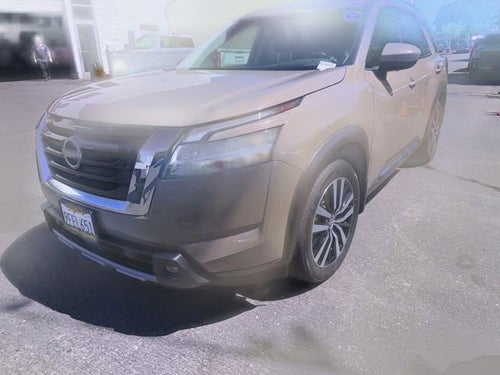 2023 Nissan Pathfinder Platinum