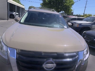 2023 Nissan Pathfinder Platinum