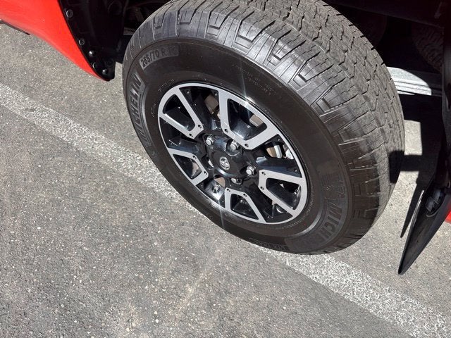2017 Toyota Tundra SR5 5.7L V8