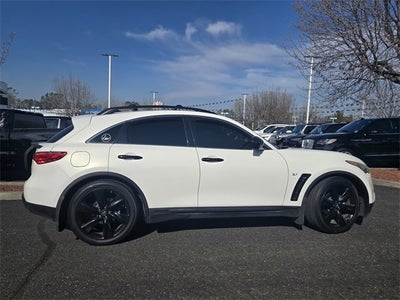 2016 INFINITI QX70 RWD 4dr
