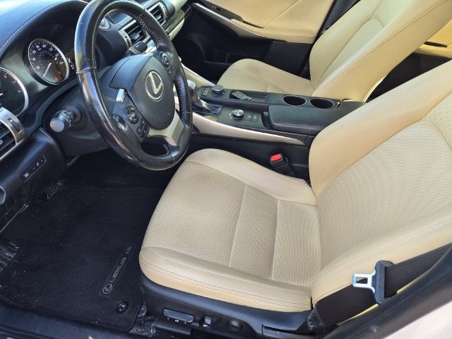 2016 Lexus IS 200t 4dr Sdn