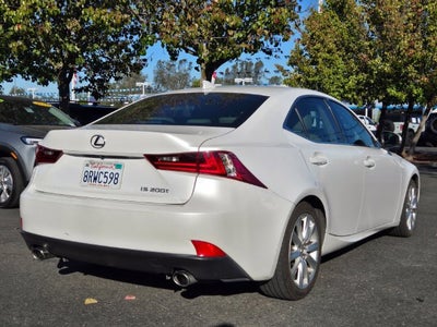 2016 Lexus IS 200t 4dr Sdn