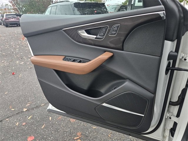 2023 Audi Q8 Premium Plus