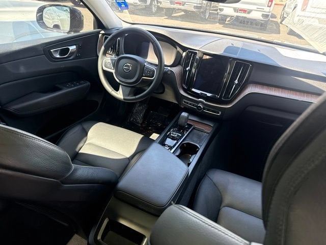 2022 Volvo XC60 Momentum