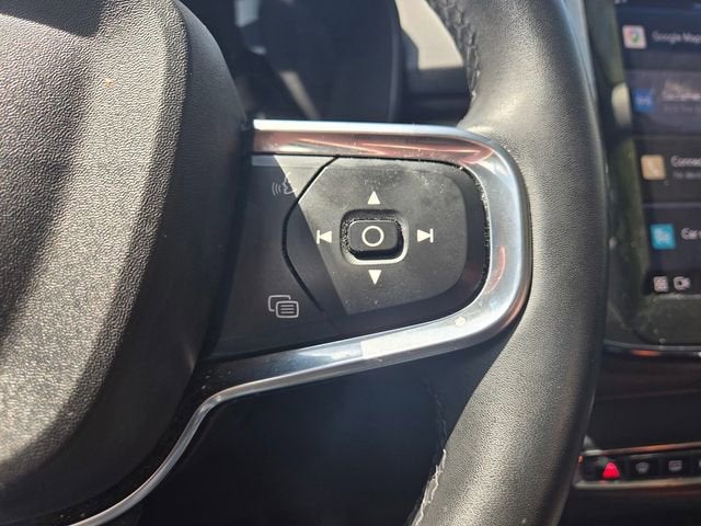 2023 Volvo XC40 Plus Bright Theme