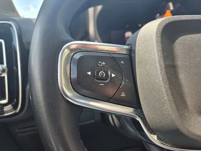 2023 Volvo XC40 Plus Bright Theme