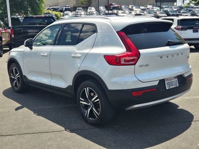 2023 Volvo XC40 Plus Bright Theme