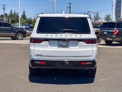 2023 Jeep Wagoneer Base