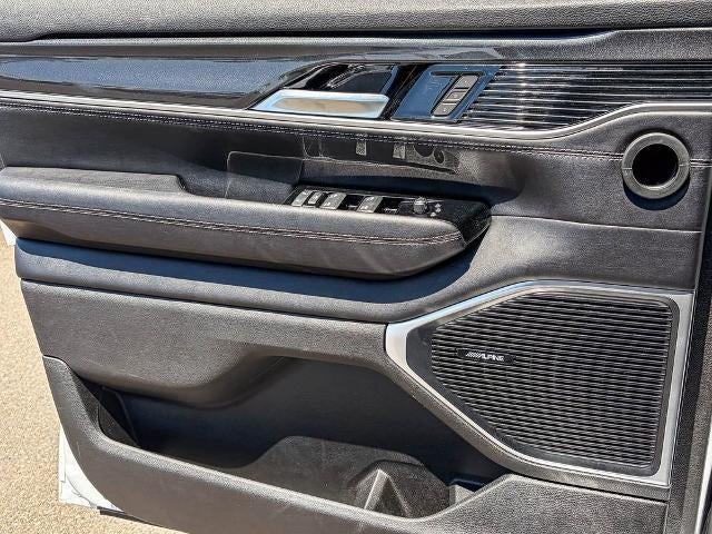 2023 Jeep Wagoneer Base