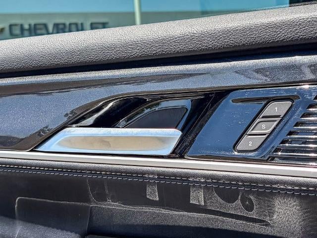 2023 Jeep Wagoneer Base