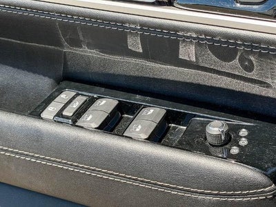 2023 Jeep Wagoneer Base