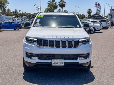 2023 Jeep Wagoneer Base