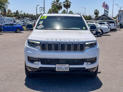 2023 Jeep Wagoneer Base