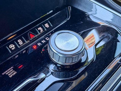 2023 Jeep Wagoneer Base
