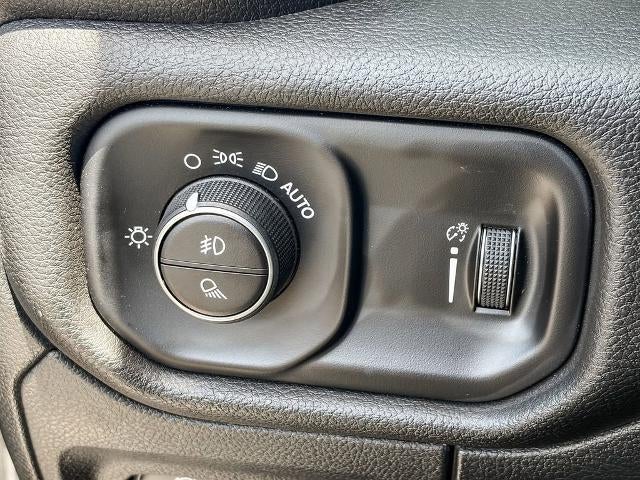 2023 RAM 1500 Big Horn Crew Cab 4x4 5'7" Box