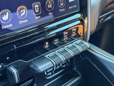 2020 RAM 1500 Laramie Longhorn Crew Cab 4x4 5'7" Box