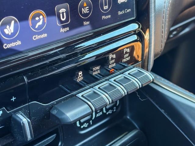 2020 RAM 1500 Laramie Longhorn Crew Cab 4x4 5'7" Box