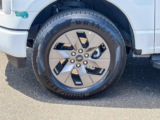 2024 Ford F-150 Lightning Flash