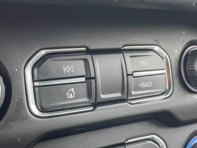 2021 Chevrolet Suburban RST