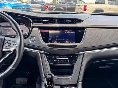 2025 Cadillac XT6 Luxury