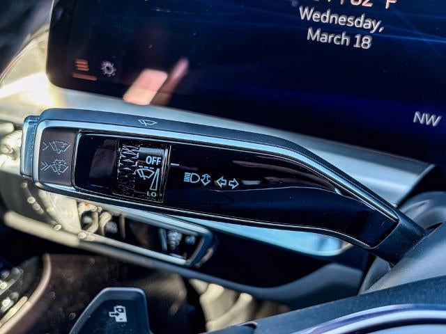 2025 Cadillac LYRIQ Luxury 1