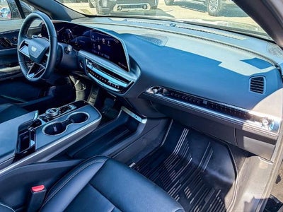 2025 Cadillac LYRIQ Luxury 1