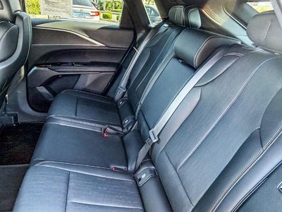 2025 Cadillac LYRIQ Luxury 1