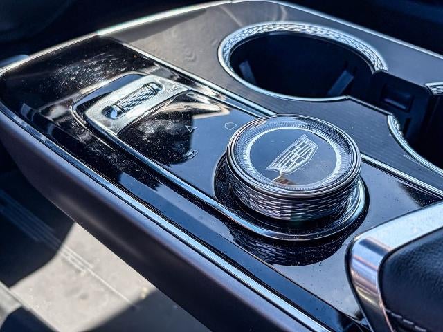 2024 Cadillac LYRIQ Luxury 1