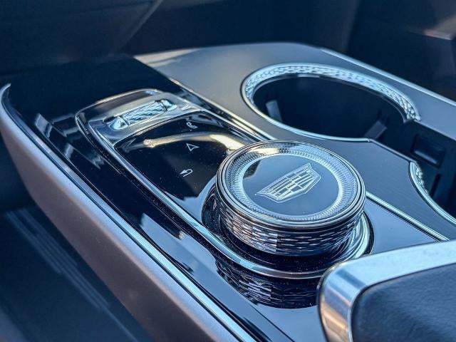 2024 Cadillac LYRIQ Luxury 1