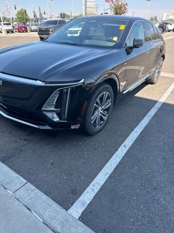 2024 Cadillac LYRIQ Luxury 2