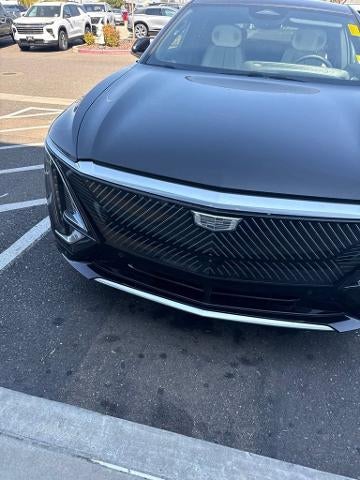 2024 Cadillac LYRIQ Luxury 2