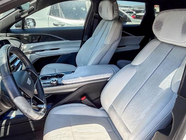 2024 Cadillac LYRIQ Luxury 3