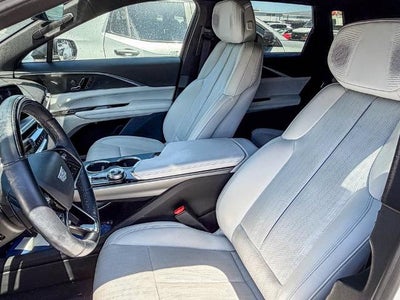 2024 Cadillac LYRIQ Luxury 3