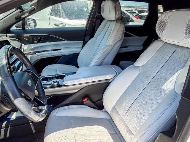 2024 Cadillac LYRIQ Luxury 3