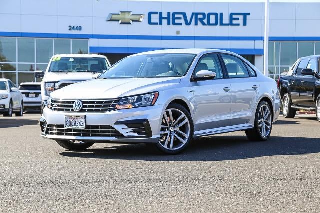 2018 Volkswagen Passat R-Line
