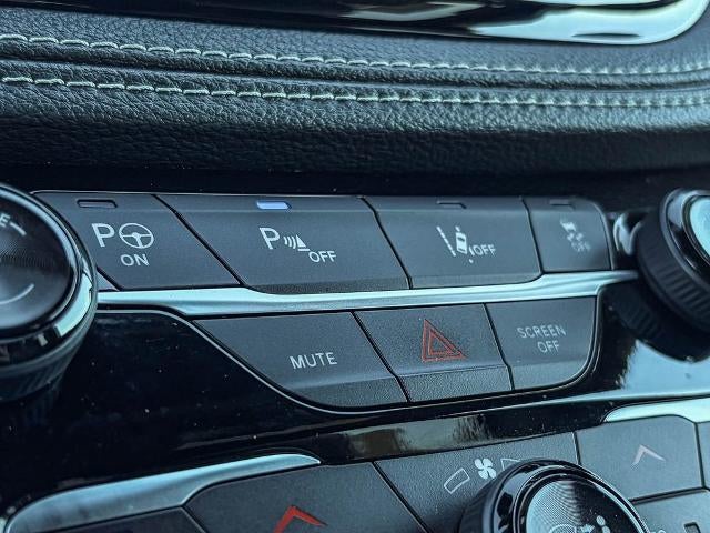 2025 Chrysler Pacifica Hybrid Premium S Appearance Pkg