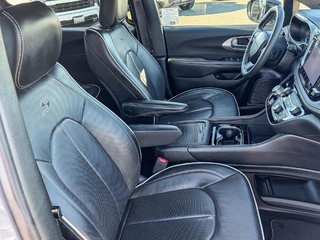 2025 Chrysler Pacifica Hybrid Premium S Appearance Pkg