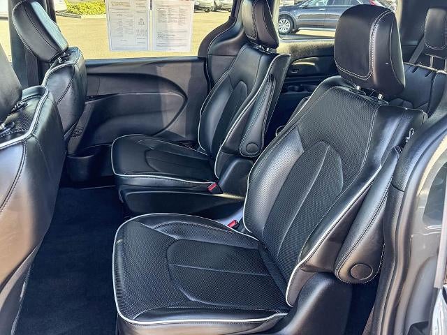 2025 Chrysler Pacifica Hybrid Premium S Appearance Pkg