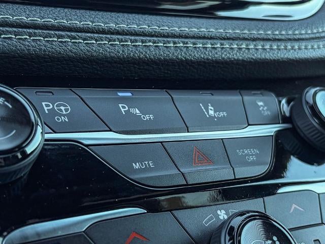 2025 Chrysler Pacifica Hybrid Premium S Appearance Pkg