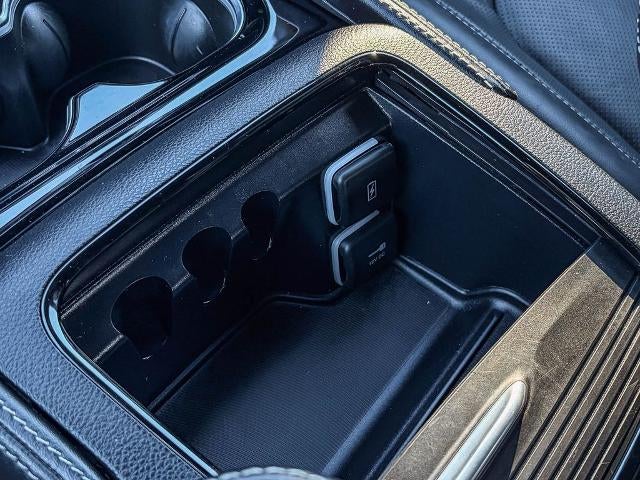 2025 Chrysler Pacifica Hybrid Premium S Appearance Pkg