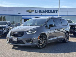 2025 Chrysler Pacifica Hybrid Premium S Appearance Pkg