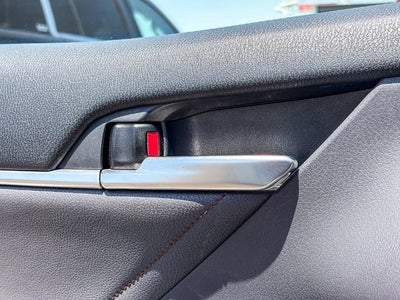 2018 Toyota Camry Hybrid LE