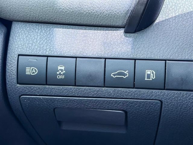 2018 Toyota Camry Hybrid LE