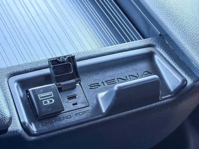 2023 Toyota Sienna Woodland Edition