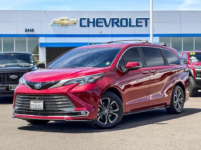 2025 Toyota Sienna Platinum